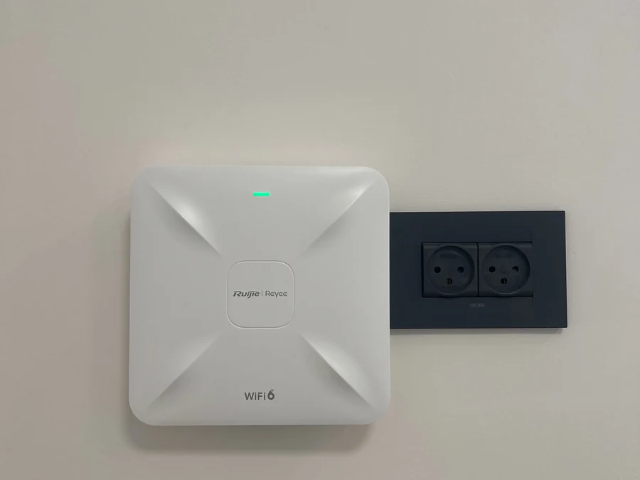 נקודת גישה WiFi 6 ממותגת YR.Fiber